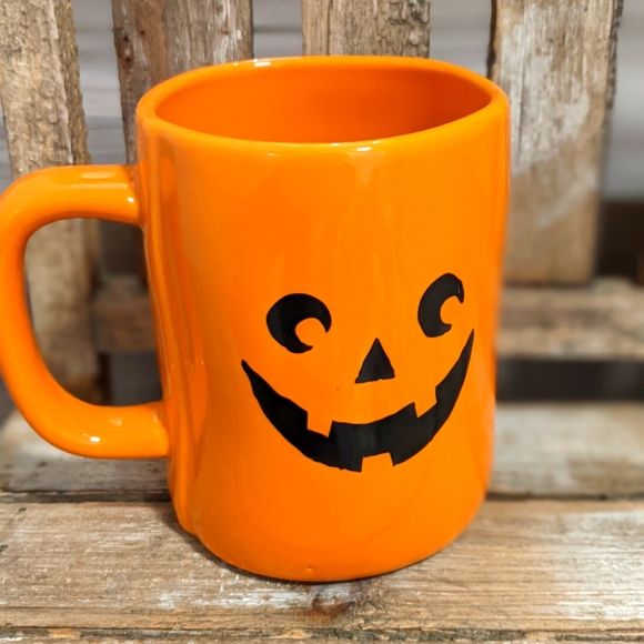 🇺🇸 Rae Dunn TRICK OR TREAT Mug - Picture 2 of 2